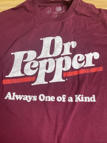 Dr. Pepper Always One Of A Kind T-Shirt Größe M weinrot
