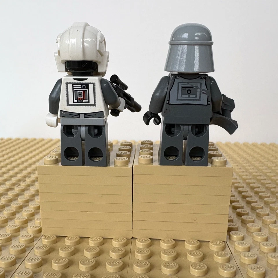 LEGO Star Wars 4/5/6: Conductor + Oficial + 2 Snowtroopers sw0261, sw0262, sw0115 Foto 3 de 4