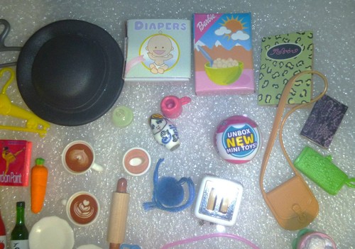 Über 40 Teile Zubehör für Barbie & Puppen ähnlicher Größe - Bild 5 von 7