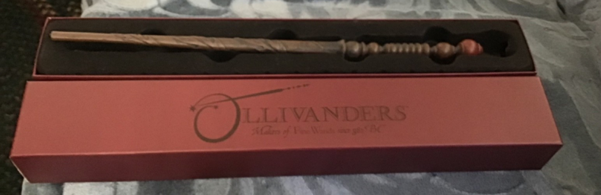 (希少)Harry Potter 杖 Amazon.com: Harry Potter The Elder Wand with illuminating tip