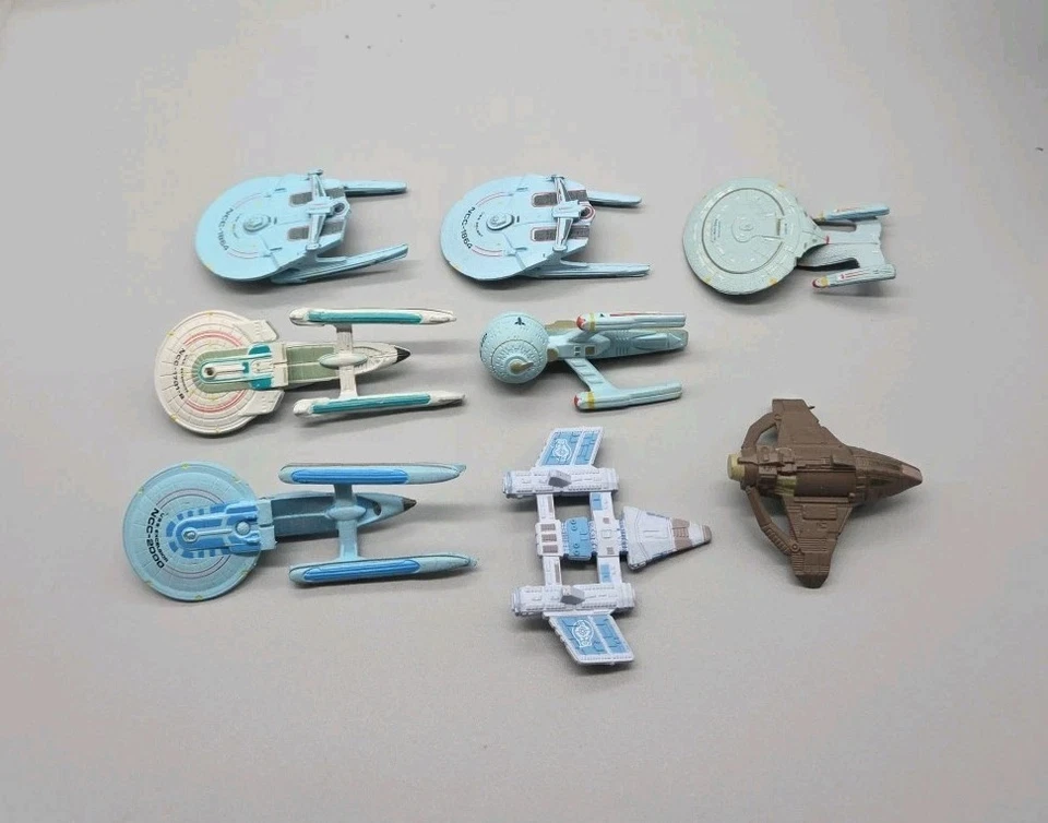 Star Trek U.S.S. Enterprise, U.S.S Excelsior NCC 2000 Galoob Lot Of 8 - Image 1 of 4