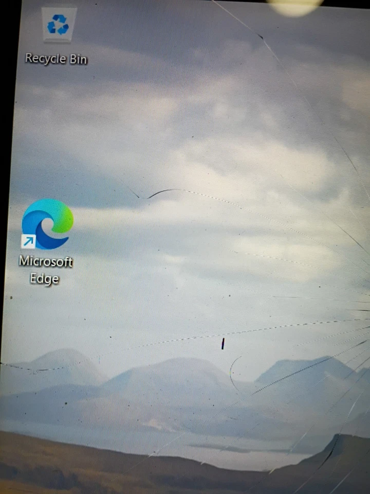 HP Pavilion x360 15-cr0037wm i3-8130U 4GB 1TB Cracked Screen – Works - Image 4 of 4