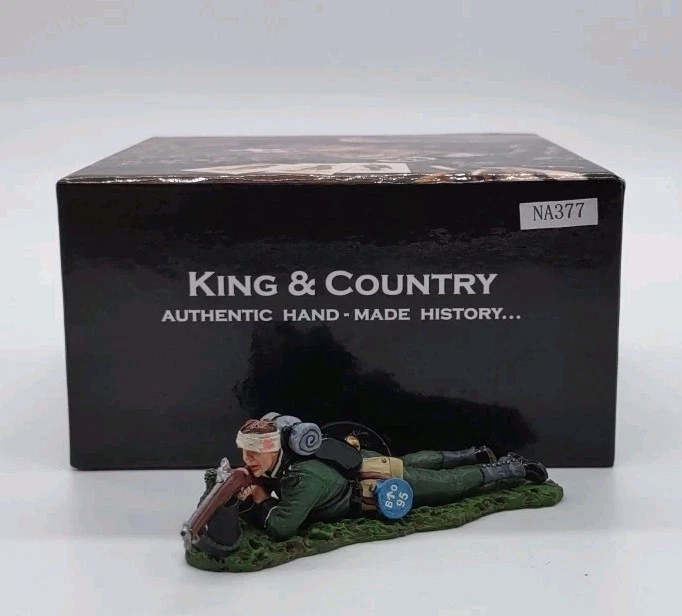 AR080 - W.G.C. Kneeling Reaching For A Cartridge | Toy Soldiers Club
