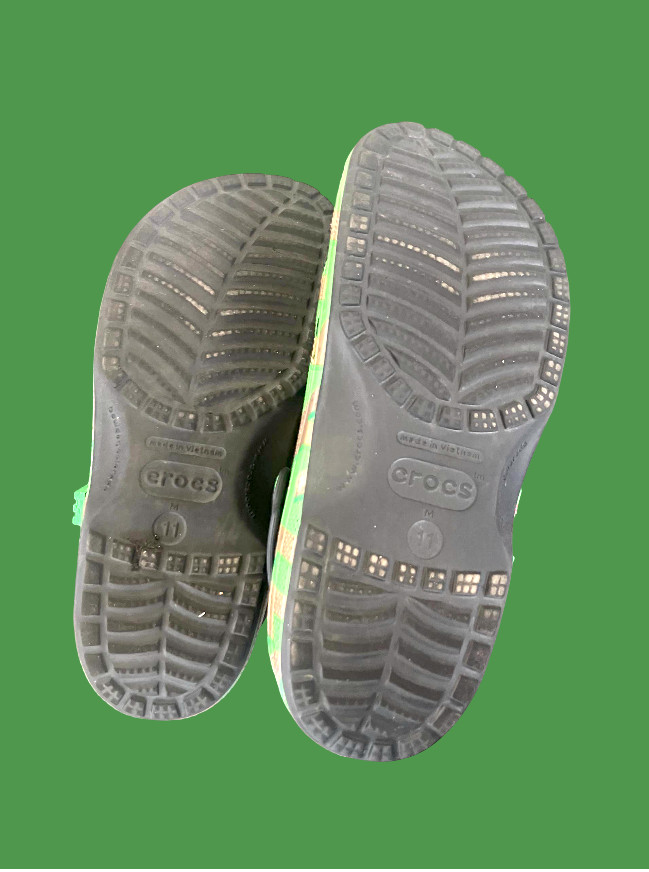 Crocs Minecraft Clogs - Green Pixel Pattern - Men… - image 2