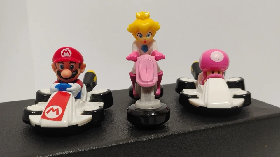 Figuras de acción Mario Kart 8 Super Mario Brothers 3" Mario, Princesa, Toadette  Foto 2 de 3