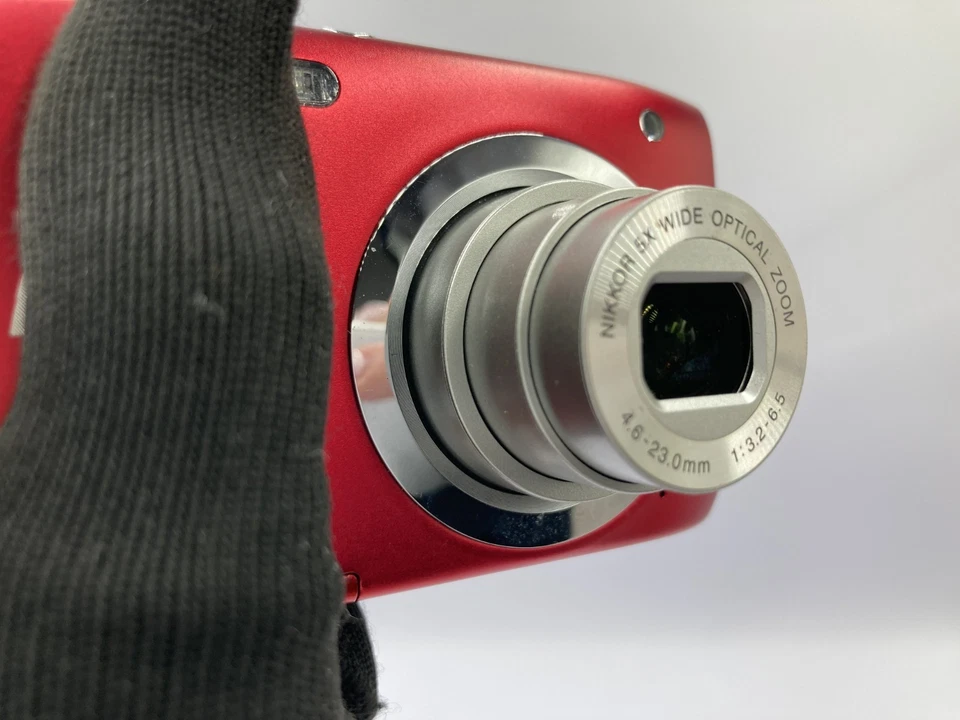 Excelente cámara digital compacta Nikon COOLPIX A100 - plateada 1684 Foto 3 de 4