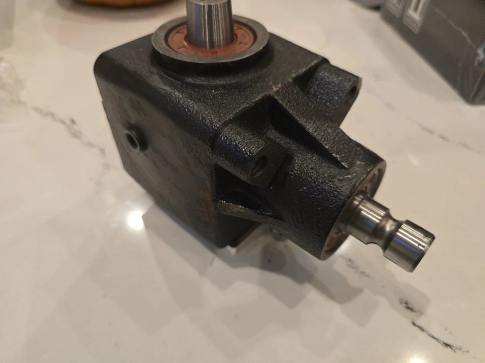 Gearbox AM136330 AUC10298 for John Deere X710 X730 X734 X738 X739 X750 X754 X758 - Image 3 of 4