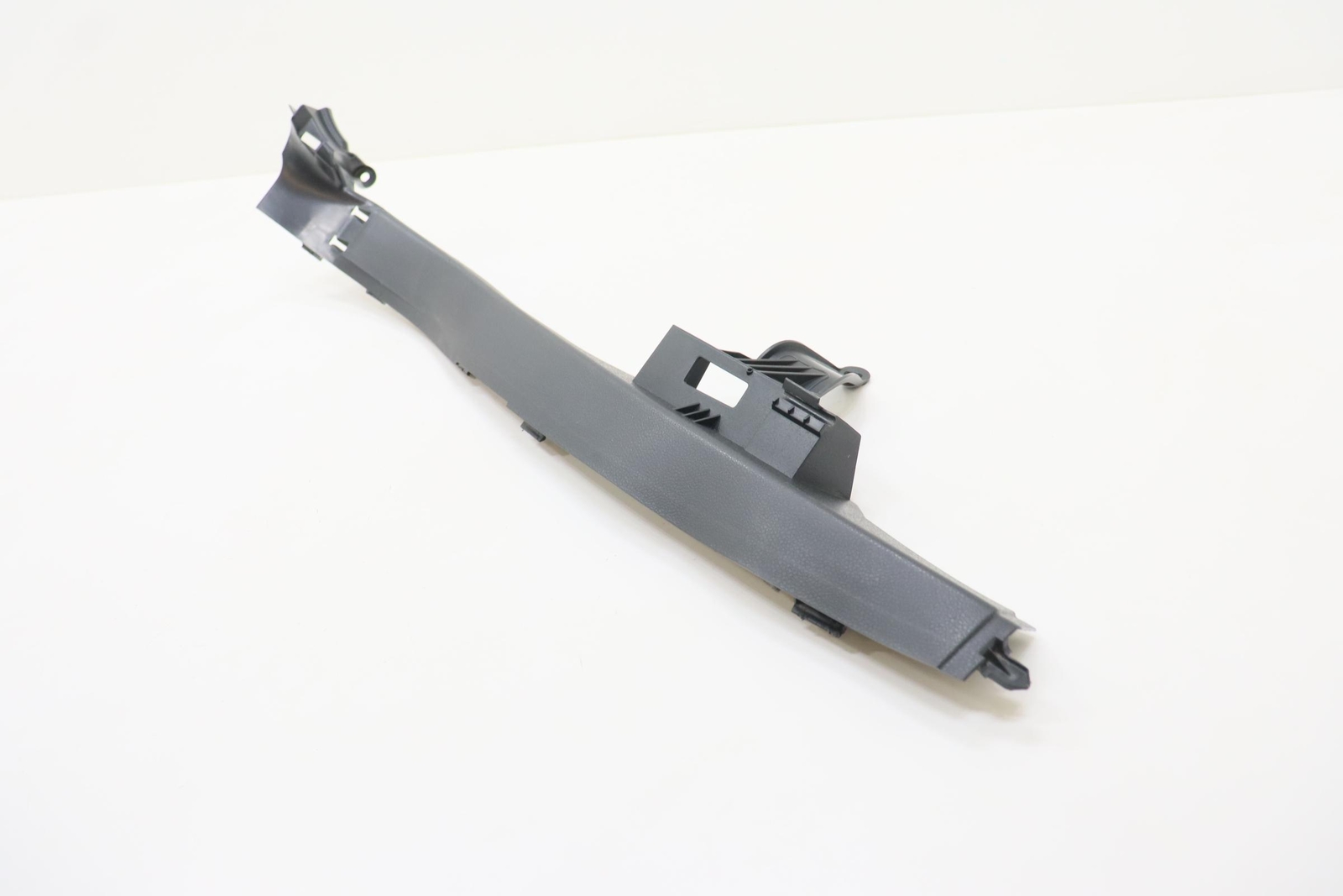 2017-2019 MERCEDES E300 W213 REAR LEFT LOWER C PILLAR TRIM COVER おぱんちゅうさぎ 牡蠣 ずんだ餅 たこ焼き