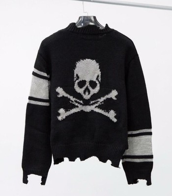 womans oversized sweatshirt