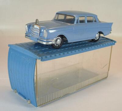 Siku Plastik V 146 Mercedes 220 S pastellblau V-Serie Garagenbox P1 OVP #848