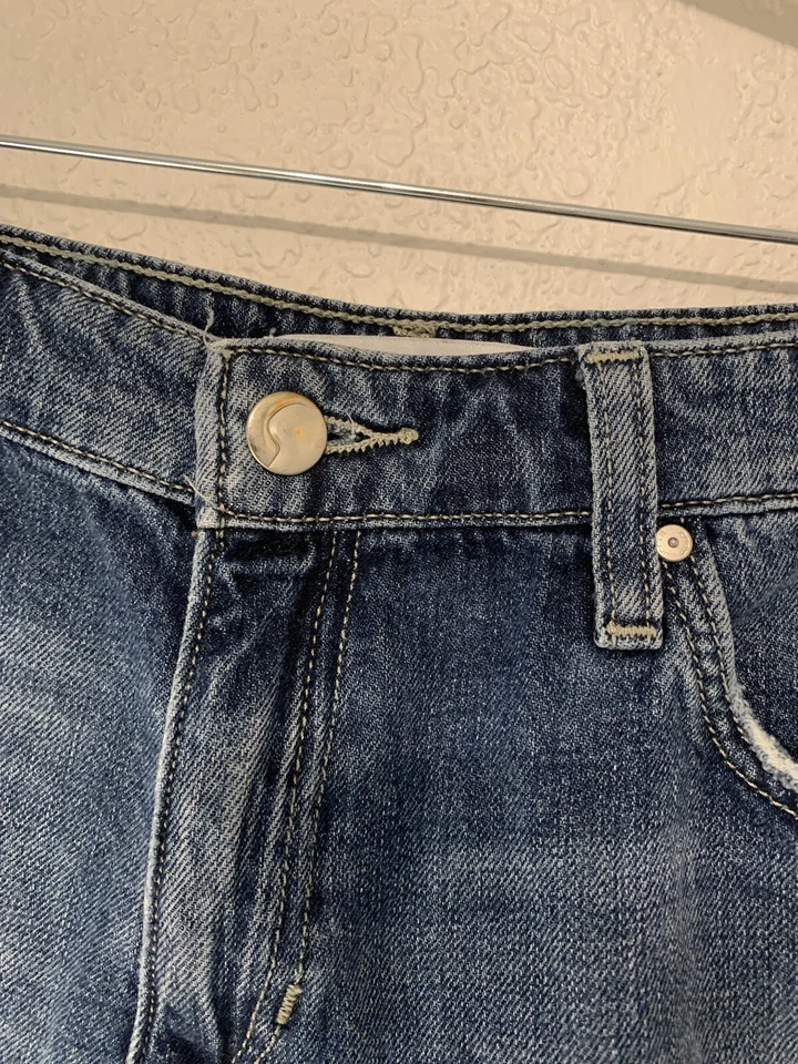 Joe’s Jeans Women Helsinki SIZE 26 BLUE Flawless cut off jean shorts - Image 2 of 4