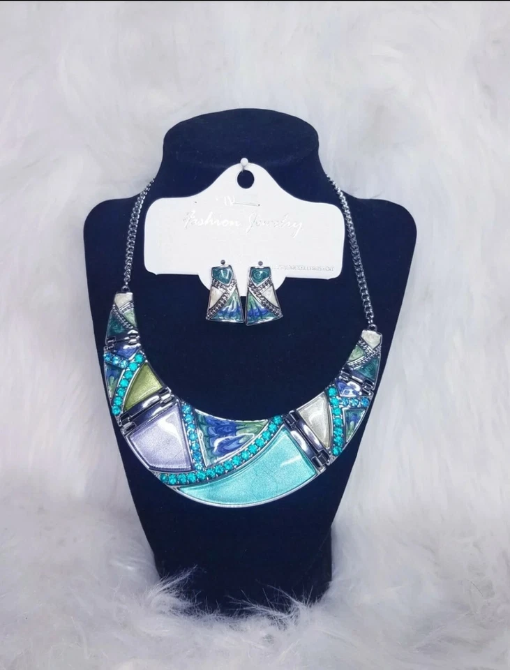 Multicolor Choker Necklace and Earrings Set. - Image 3 of 3