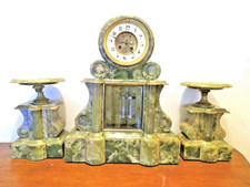 ANCIENNE ET TRES BELLE GARNITURE DE CHEMINEE EN ONYX VERT