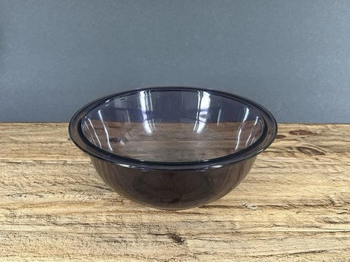 Pyrex 323 Plum Amethyst 1.5L Mixing Bowl Purple Glass Sculptured USA