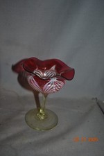 DURAND ART GLASS PULLED FEATHER RED WHIMSEY