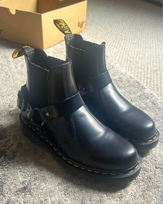 Dr. Martens Men s Black Leather Chelsea Ankle Boots Round Toe UK 5 EU 38 US 6