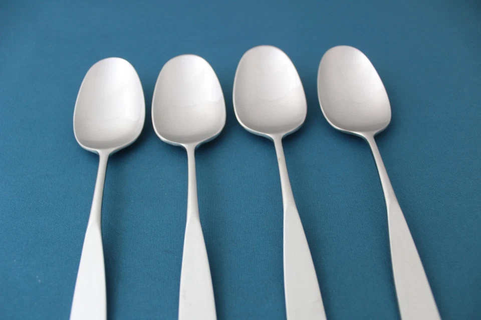 Cucharas de sopa ovaladas de 4 lugares toalla acolchada BEDFORD satinado 18/8 acero inoxidable Japón 7 1/4" Foto 3 de 4