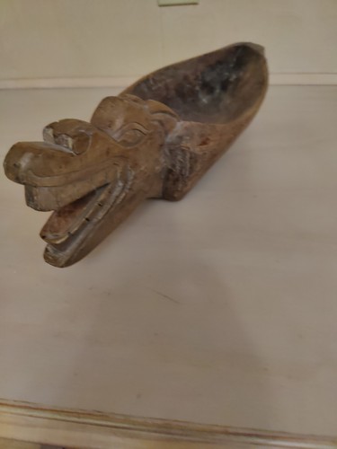 Ciotola in legno intagliato a mano cane-drago creatura mitica Dayak arte e cultura... - Foto 4 di 21