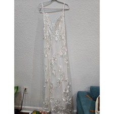 White Lace Floral Applique Maxi Dress Spaghetti Straps V Neck Formal Gown