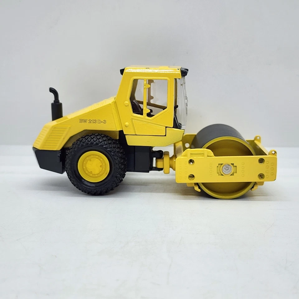 Bomag BW 213D-3 Scale 1:50 Die Cast Single drum vibratory roller MIB - Image 2 of 4