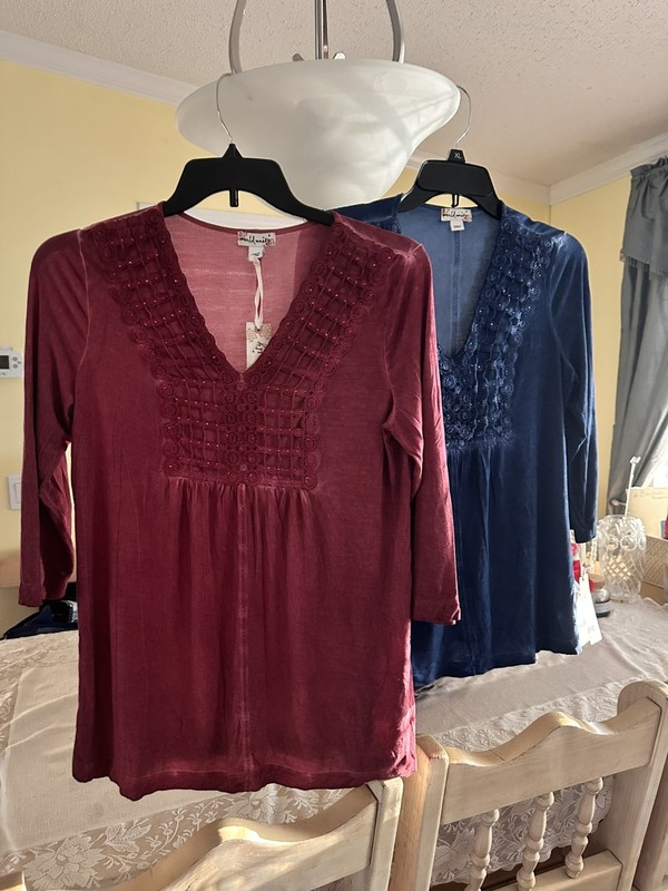 $80 2 Women’s World Unity Medium Embellished V Neck peasant Tops 3/4 Sleeves NEW