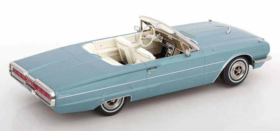 Ford Thunderbird 1966 convertible escala KK "Thelma & Louise" azul claro 1:18 Foto 2 de 4
