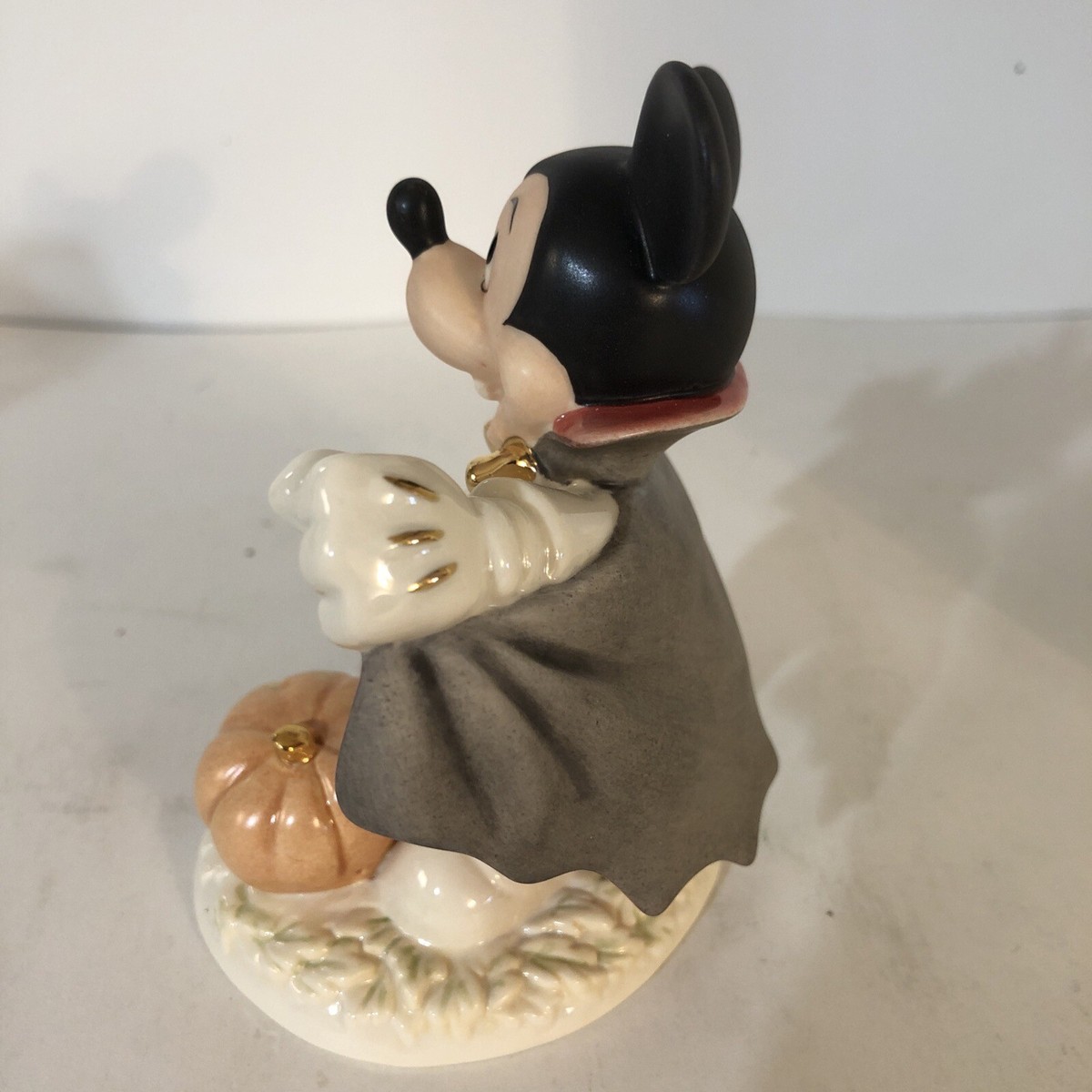 LENOX COUNT DRACULA MICKEY MOUSE HALLOWEEN FIGURINE DISNEY NEW IN