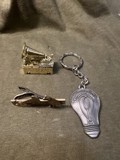Vintage Edison's Bulb - pewter keychain, mini Edison Museum pencil sharpner,Clip