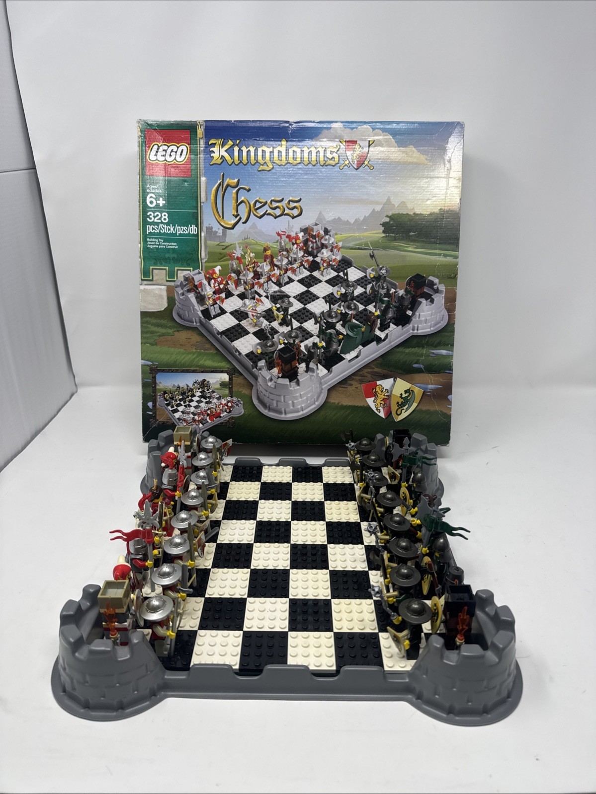 Lego Castle: Kingdoms: Games: Chess Set 853373 - COMPLETE WITH OPEN BOX Faded