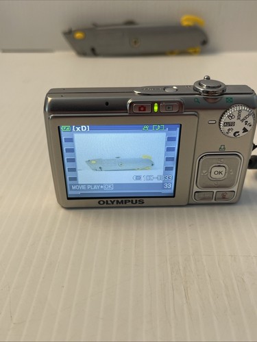 Olympus FE-230 7.1MP Digital Camera - Silver Working, With Issue READ!! - Picture 11 of 23