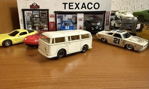 1972 Custom Tyco Pro #8807B H.O Volkswagen VW Bus on SWB Brass Pan Slot Car Read