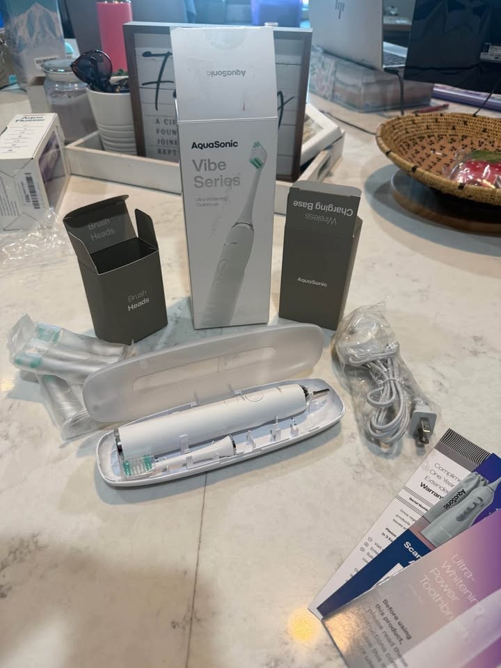 NEW Aquasonic Vibe Series Electric Toothbrush - White