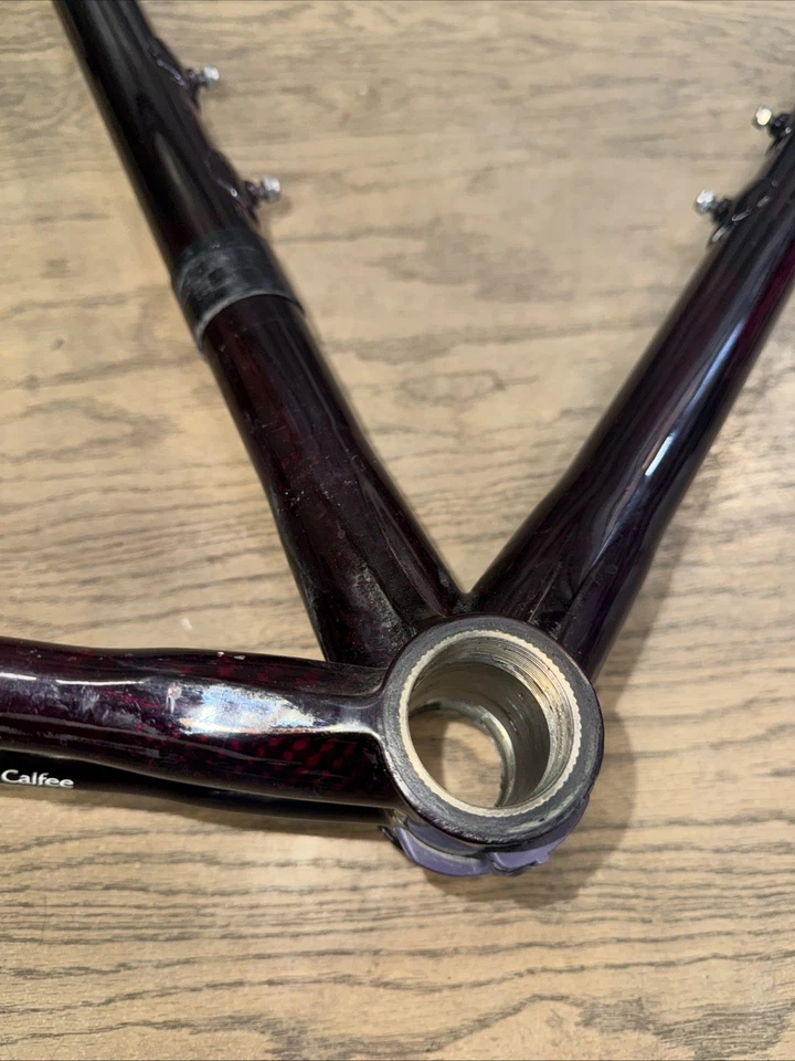 Cuadro de bicicleta de carretera Calfee Carbon Tetra-Pro 56 cm rojo hecho en EE. UU. Foto 3 de 4