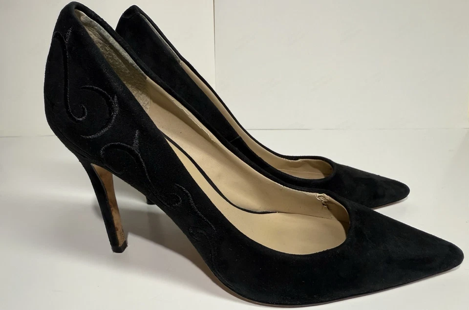 CHARLES DAVID Emmanuelle Chriqui Suede Black Pumps Heels Embroidered Size 7 - Image 3 of 4