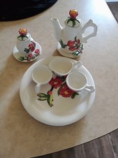 1997 Young Tea Set, Hummingbird