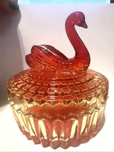 Vintage 1970 Jeanette Glass Swan Covered Powder/Trinket Dish
