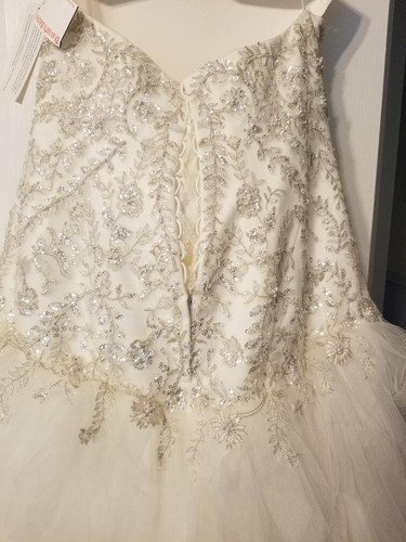 Davids Bridal Ivory Long Strapless Wedding Dress Size 20 - Picture 3 of 5