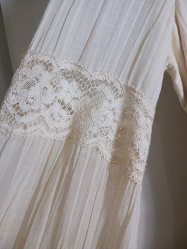 1980s Vintage Cottage Core Prairie Floral Wedding Gown in Bright White Satin - Picture 3 of 6