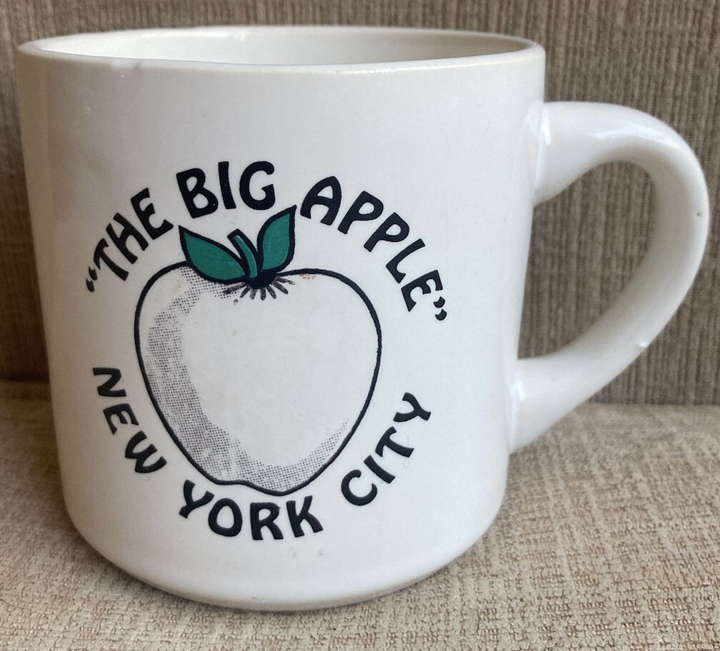 Vintage New York City Mug Old Retro The Big Apple Coffee Cup White Black  USA NYC