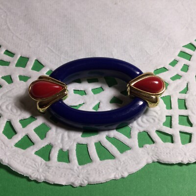 PRETTY VINTAGE RED BLUE AND GOLD OVAL LUCITE BROOCH  SO NICE