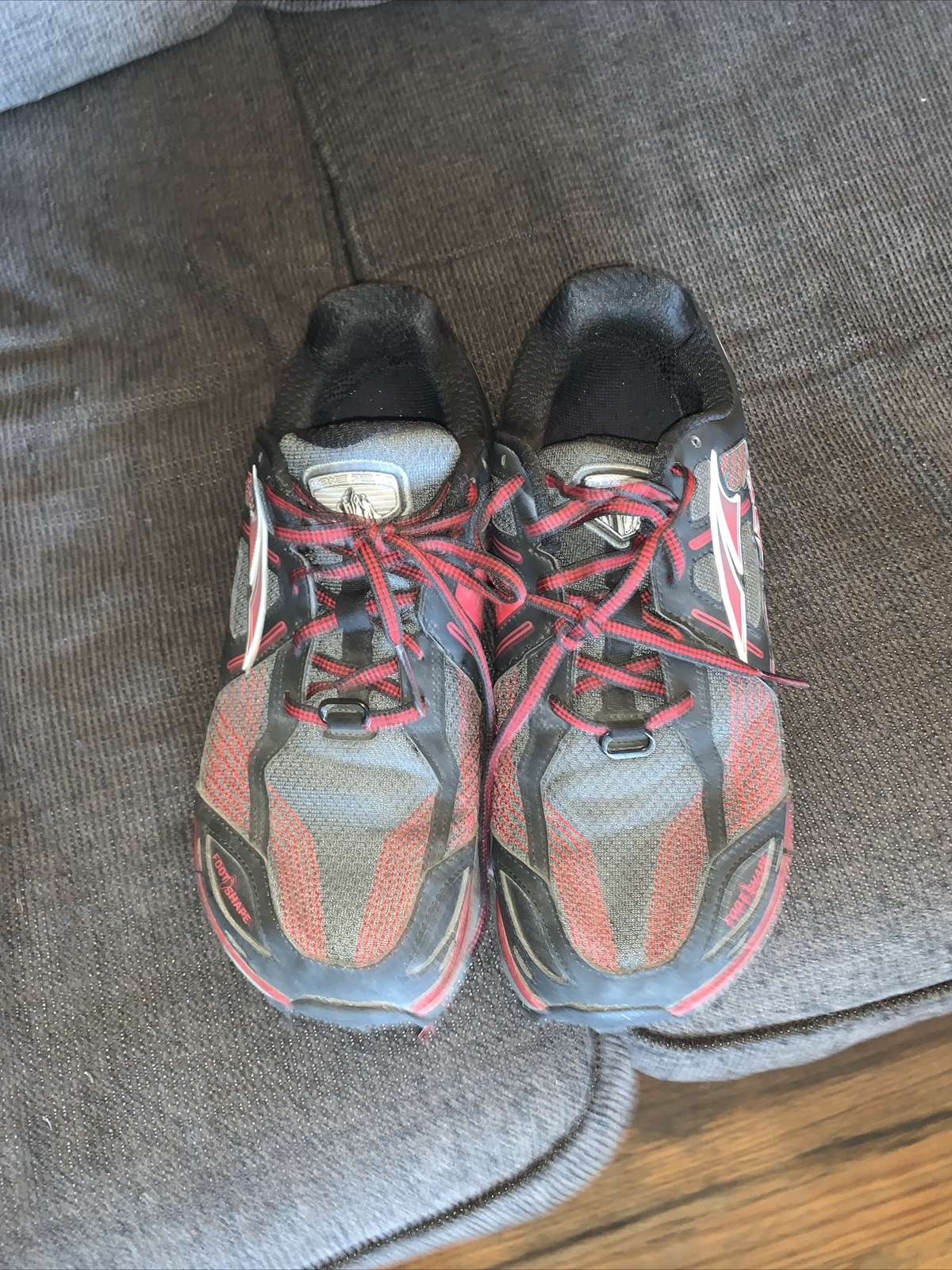 SAOLA Scarpe da trail running Altar Lone Peak 7 taglia 10 5 nero rosso