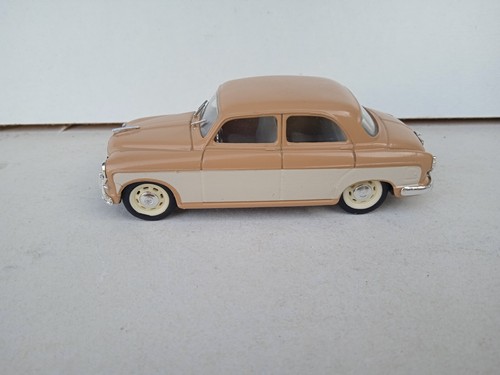 MODELLINO AUTO BRUMM - FIAT - 1400 B  - 1956 SCALA 1:43 BEIGE CREAM - Foto 1 di 6