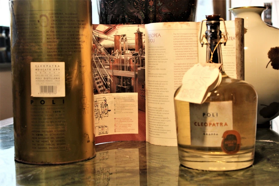 GRAPPA POLI CLEOPATRA MOSCATO ORO 40° 70 cl. POLI DISTILLERIE SCHIAVON - VENETO - Immagine 3 di 4