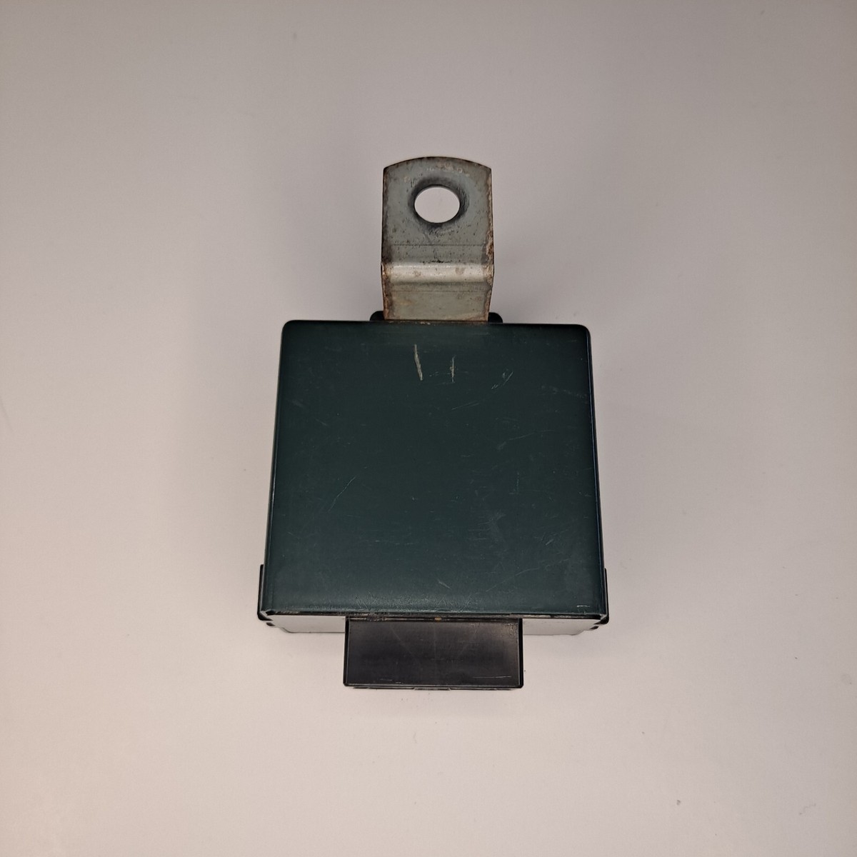 たから○ Rear Wiper Relay for 1/90-12/97 80 Series Land Cruisers [85940