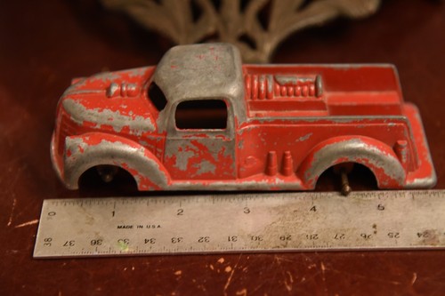 FUOCO GIOCATTOLO ROSSO VINTAGE ? CAMION METALLO PRESSOFUSO USURATO VERNICE ORIGINALE RUOTE MANCANTI - Foto 10 di 10