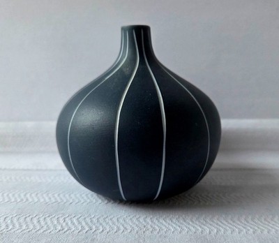 Artisan de Luxe Thailand Ceramic Bud Vase