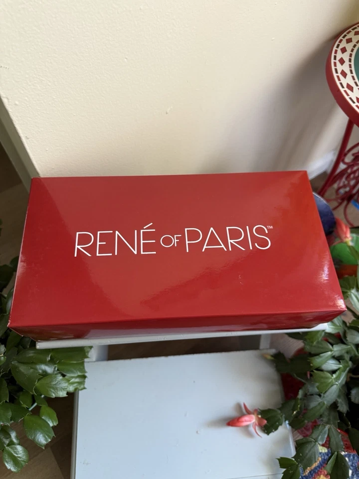 Peluca sintética Rene Of Paris Felicity azúcar castaño rojizo Foto 2 de 4