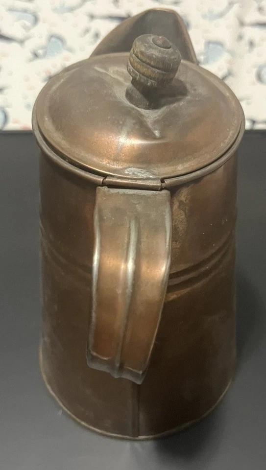 Antigua cafetera vintage de cobre 'estilo vaquero' 8" de alto y 5" de ancho tapa con bisagras Foto 4 de 4
