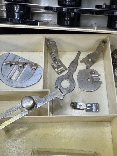 Vintage Singer Touch & Sew 645 Case of Accessories Parts Sewing Feet Plus - Picture 7 of 8