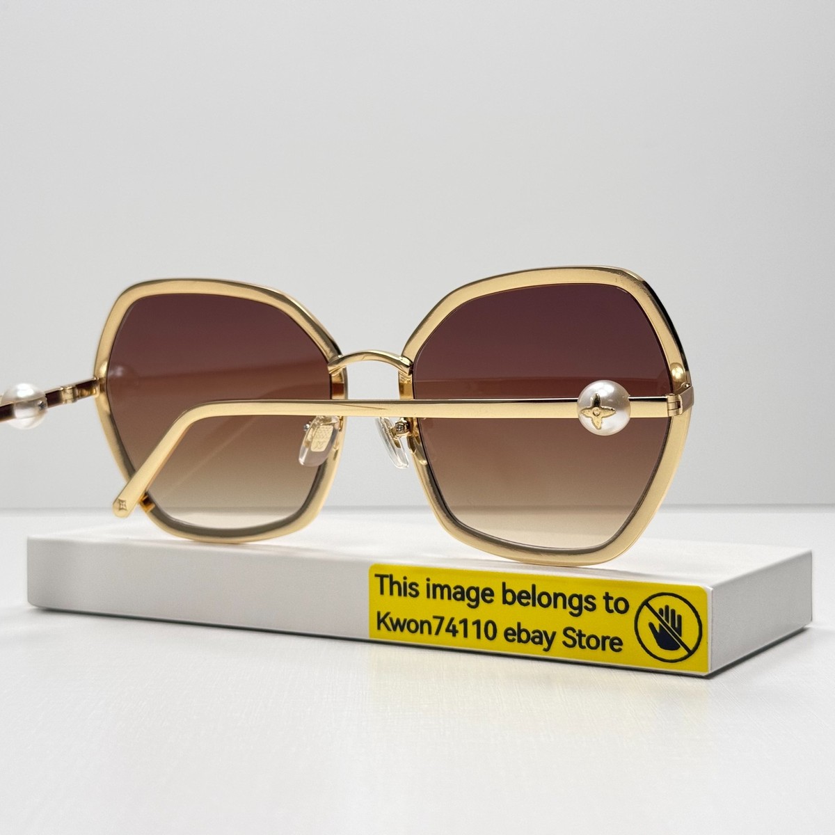 Louis Vuitton Z2016U LV Pearl Cat Eye Sunglasses Gold-Silver Pearl